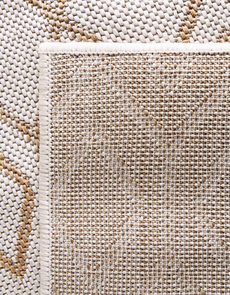 Detail image of 7' x 7' Easy-Clean Jill Zarin Indoor / Outdoor Round Rug