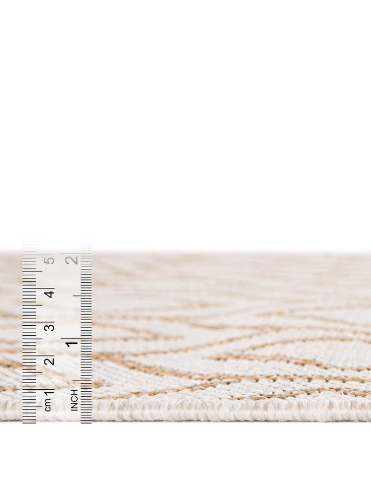 Detail image of 6' 7 x 6' 7 Easy-Clean Jill Zarin Turks and Caicos Indoor / Outdoor Round Rug