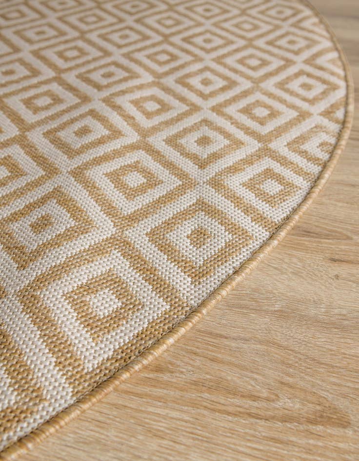 Detail image of 7' x 7' Easy-Clean Jill Zarin Indoor / Outdoor Round Rug