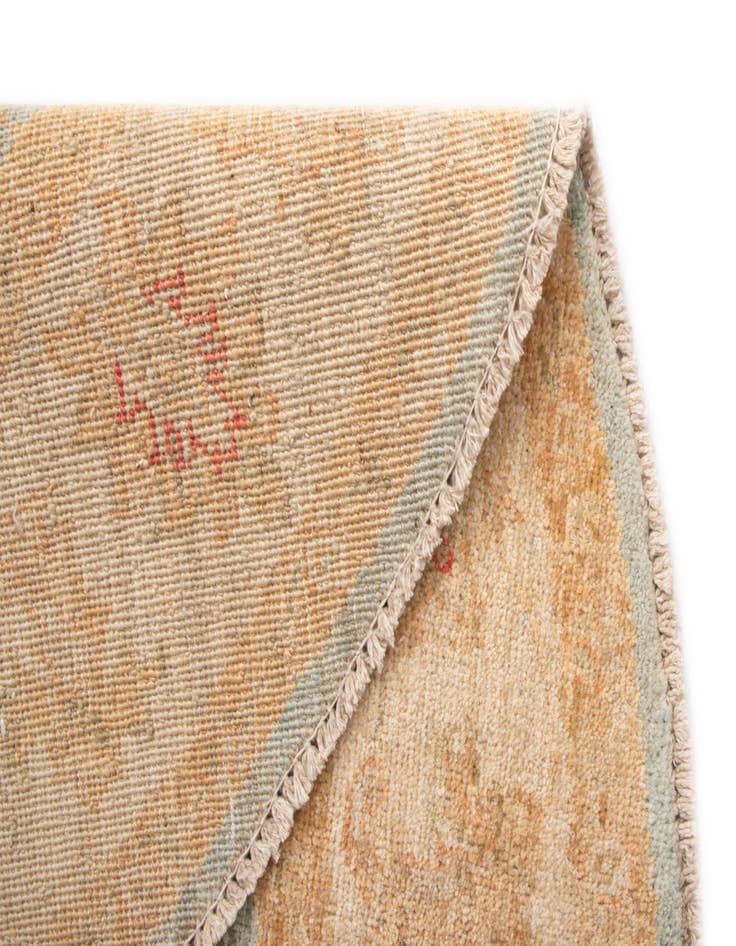 Detail image of 4' 9 x 4' 10 Kaizar Wool Round Rug