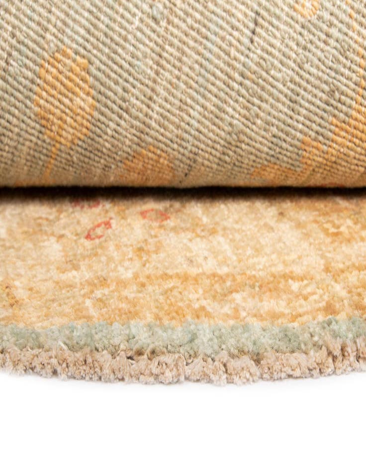 Detail image of 4' 9 x 4' 10 Kaizar Wool Round Rug