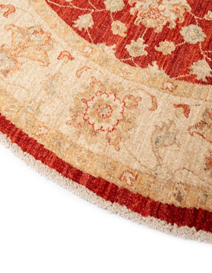 Detail image of 4' 7 x 5' Kaizar Round Rug