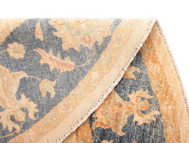 Detail image of 6' 7 x 6' 7 Kaizar Wool Round Rug