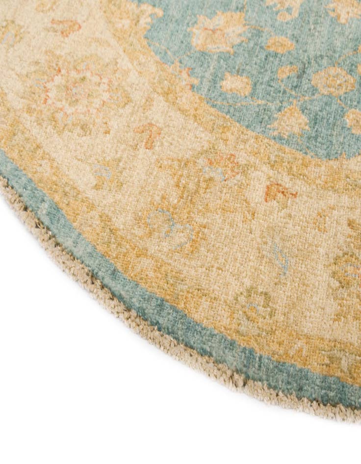 Detail image of 4' 9 x 4' 11 Kaizar Wool Round Rug
