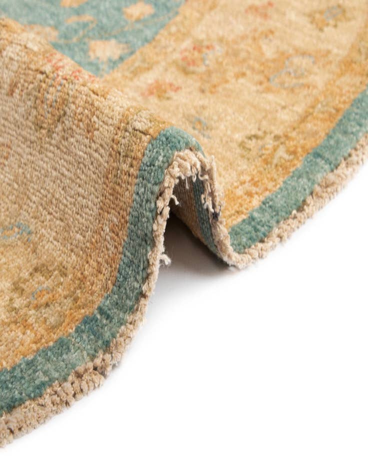 Detail image of 4' 9 x 4' 11 Kaizar Wool Round Rug