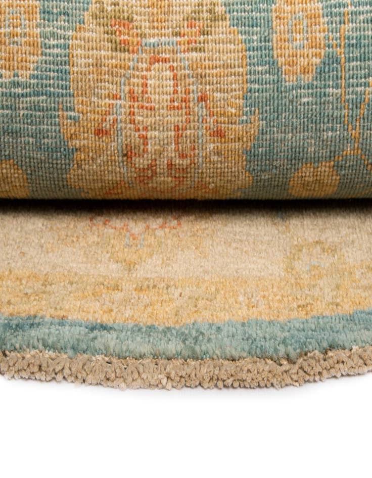 Detail image of 4' 9 x 4' 11 Kaizar Wool Round Rug