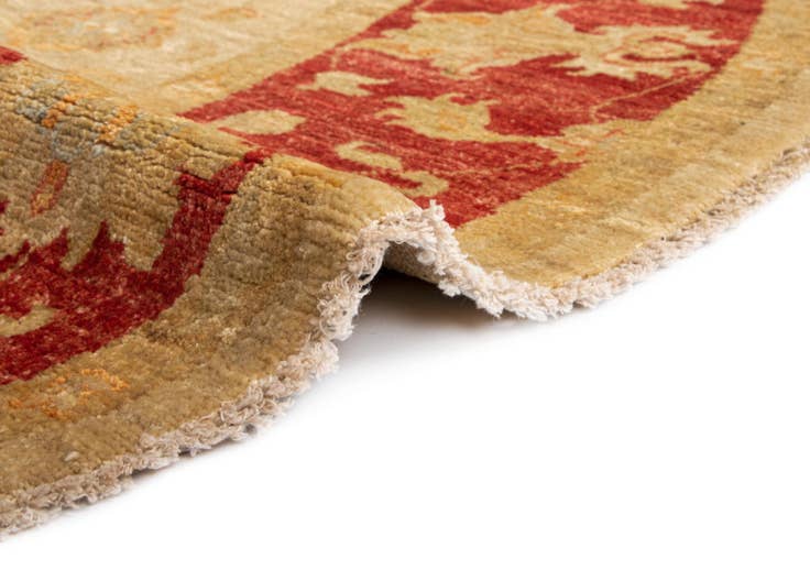 Detail image of 6' 5 x 6' 6 Kaizar Wool Round Rug