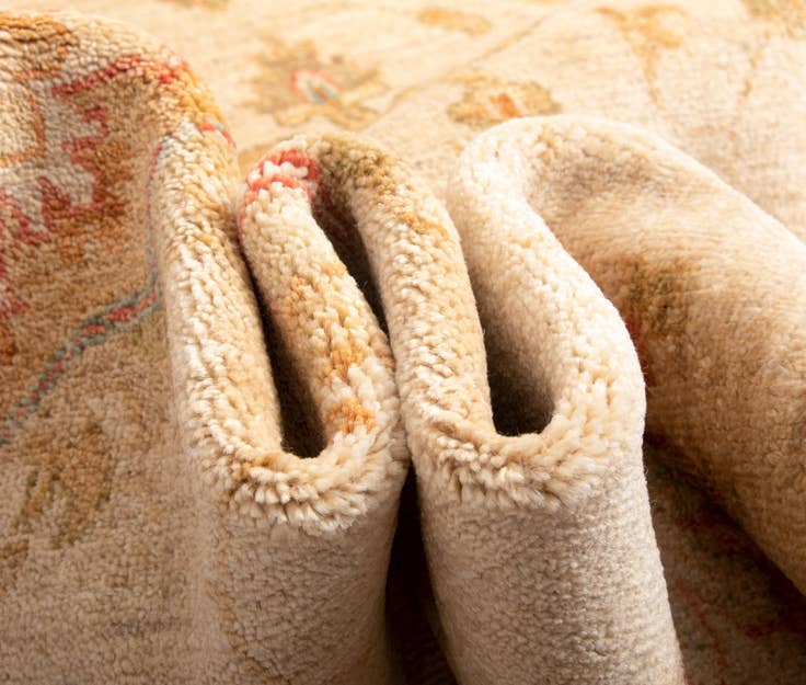 Detail image of 6' 6 x 6' 7 Kaizar Wool Round Rug