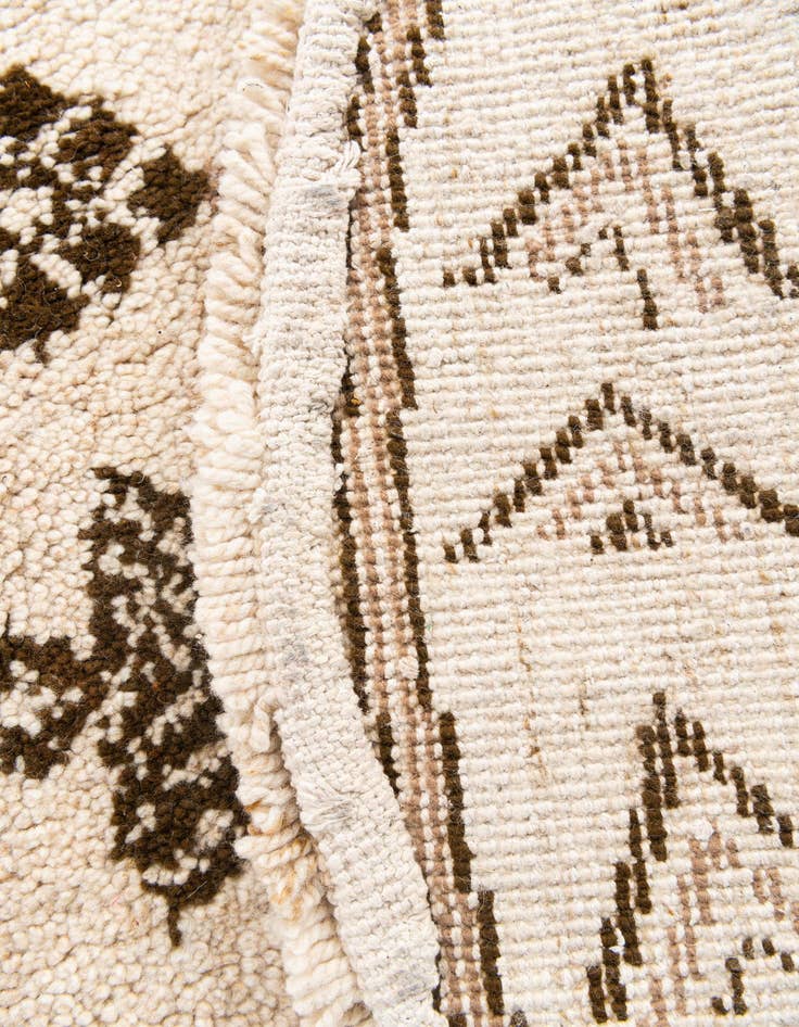 Detail image of 6' 7 x 6' 7  Hand Knotted Moroccan Wool Round Rug
