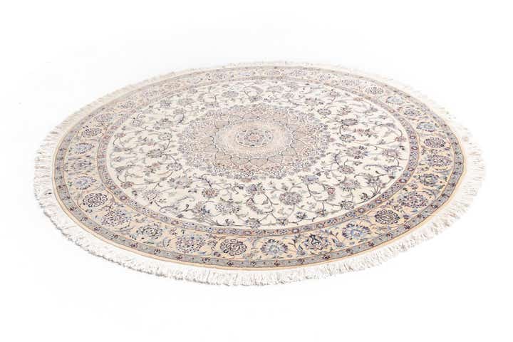 8' 1 x 8' 2 Nain Round Rug
