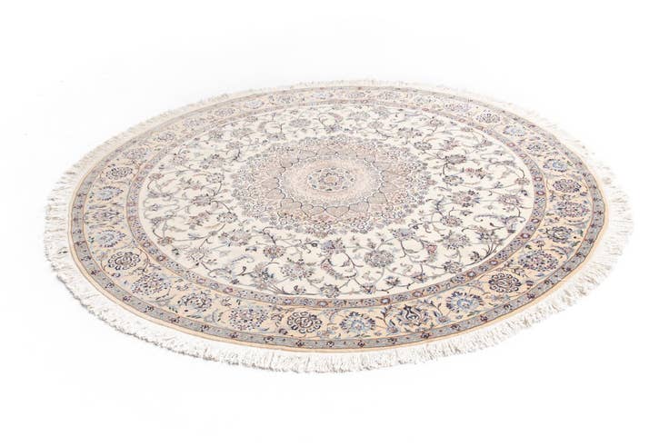 Detail image of 8' 1 x 8' 2 Nain Round Rug