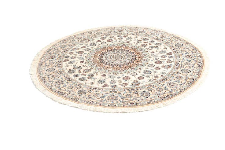 Detail image of 6' 6 x 6' 7 Nain Round Rug