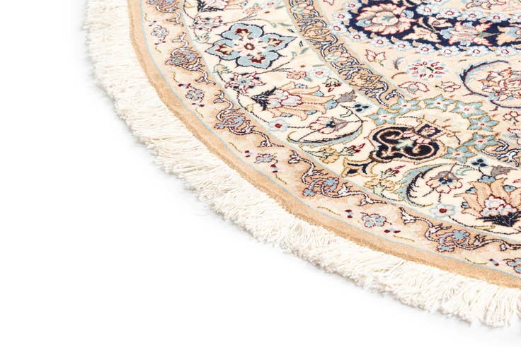 Detail image of 6' 9 x 6' 10 Nain Round Rug