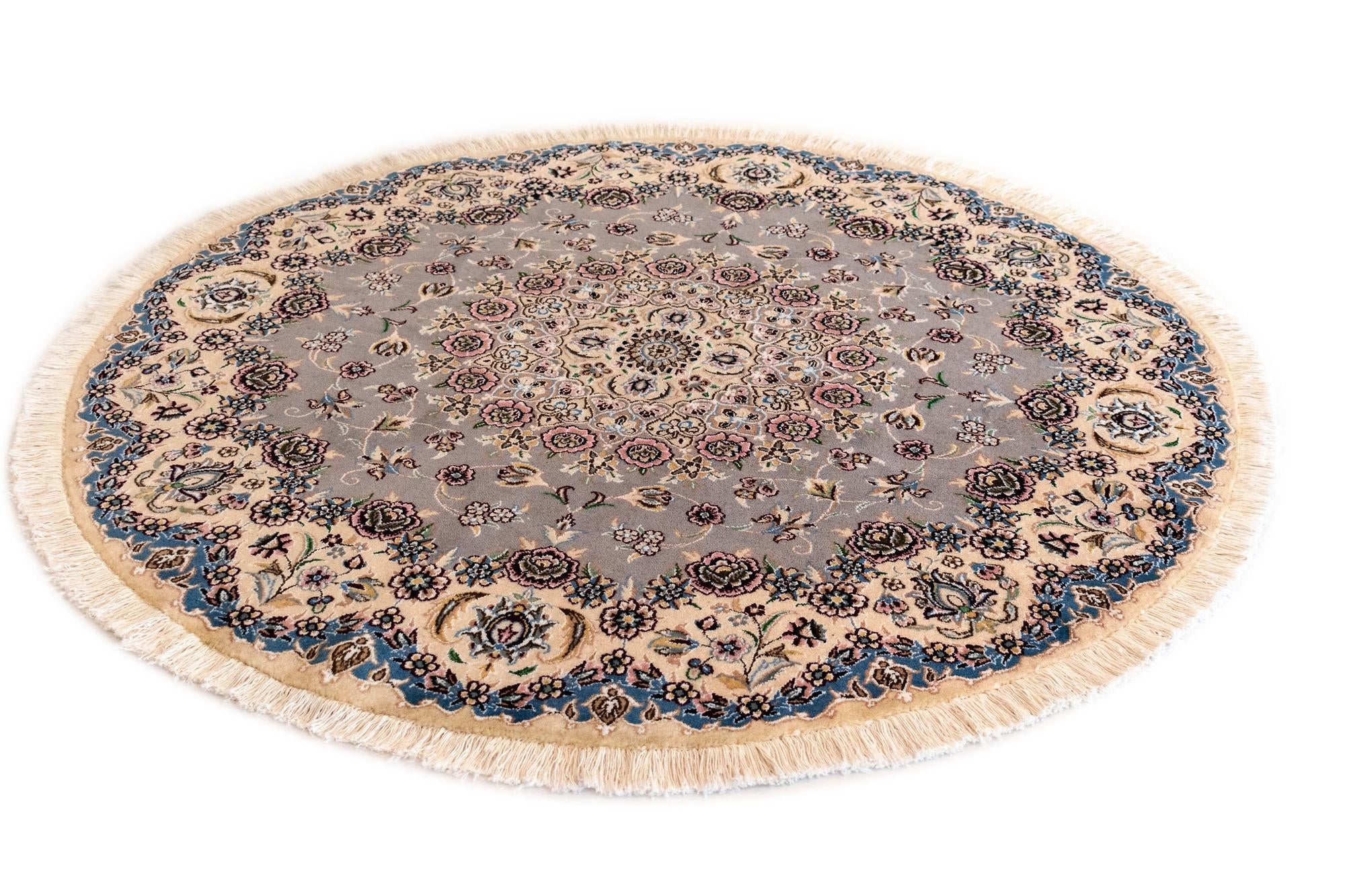 4' 11 x 4' 11 Nain Round Rug