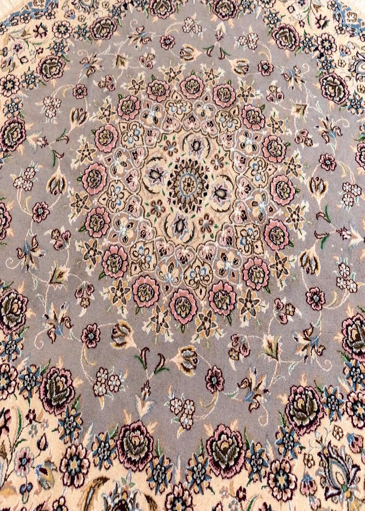 4' 11 x 4' 11 Nain Round Rug
