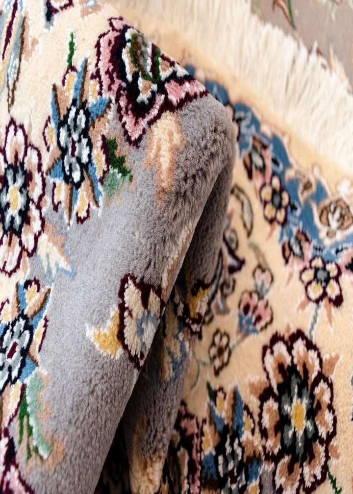 4' 11 x 4' 11 Nain Round Rug
