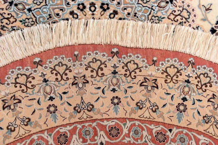 Detail image of 5' 3 x 5' 3 Nain Round Rug