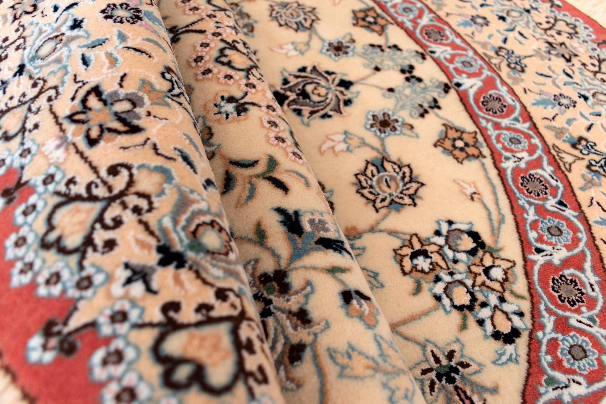 5' 3 x 5' 3 Nain Round Rug