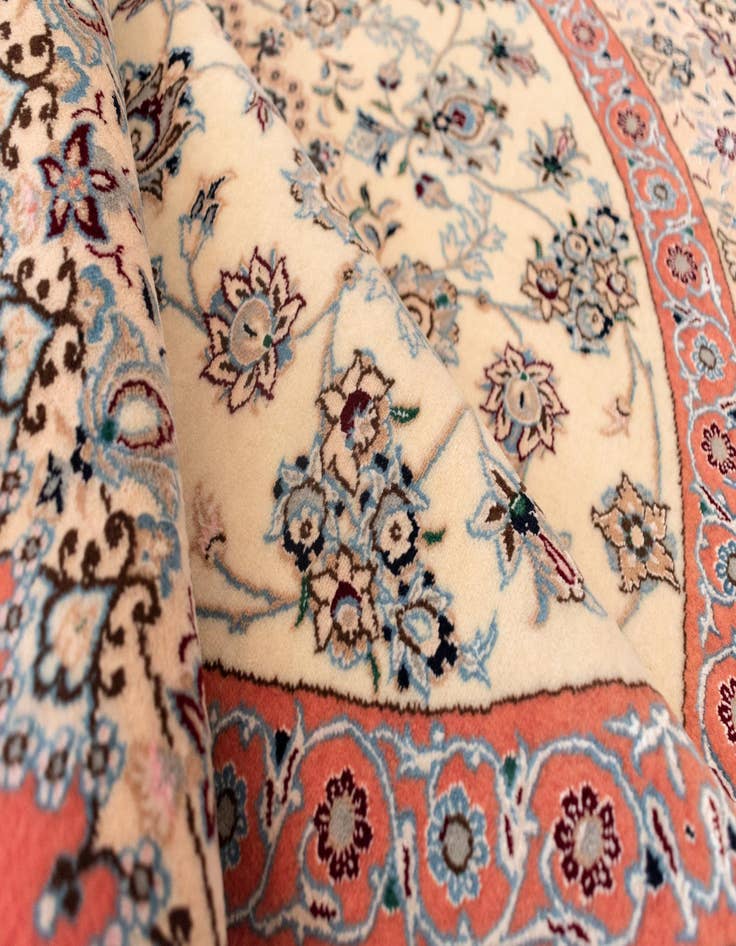 Detail image of 5' 3 x 5' 3 Nain Round Rug