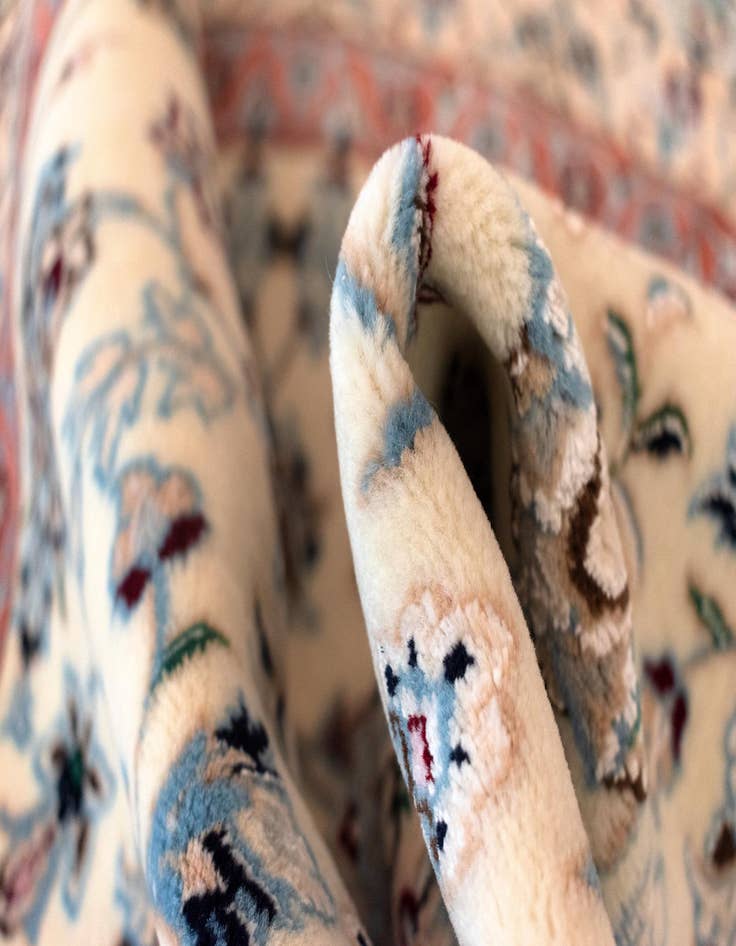 Detail image of 5' 3 x 5' 3 Nain Round Rug