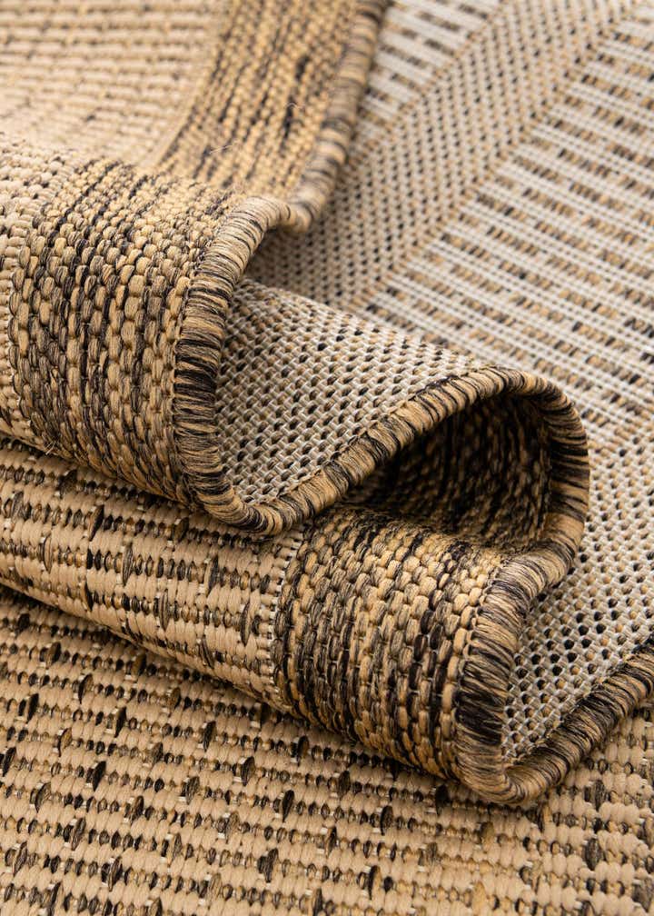6' x 6' Easy-Clean Border Indoor / Outdoor Round Rug