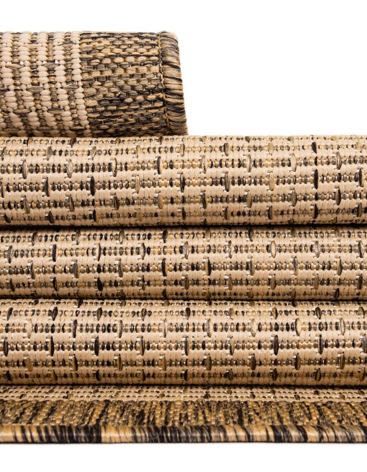 Detail image of 6' x 6'  Washable Border Indoor / Outdoor Round Rug