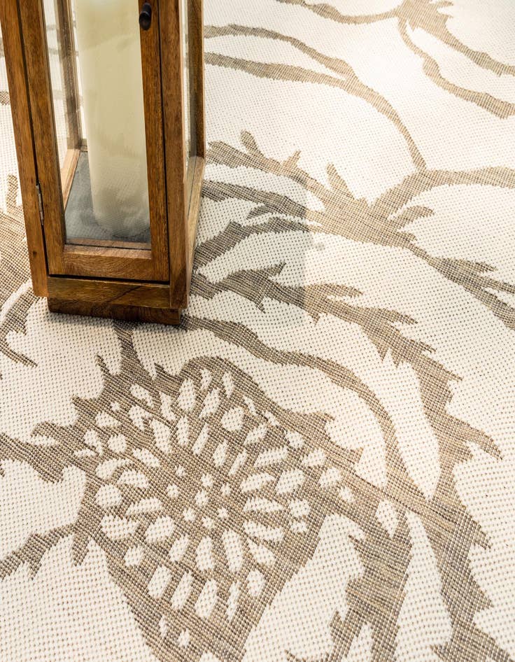 Detail image of 6' x 6' Washable Botanical Indoor / Outdoor Round Rug