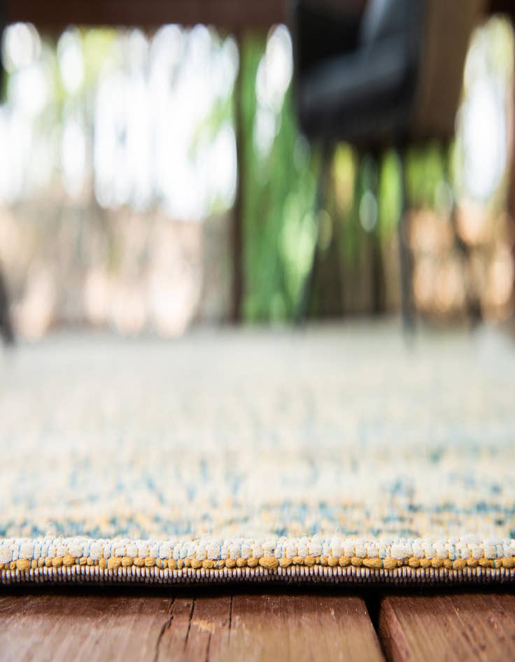 Detail image of 8' x 8'  Washable Botanical Indoor / Outdoor Round Rug