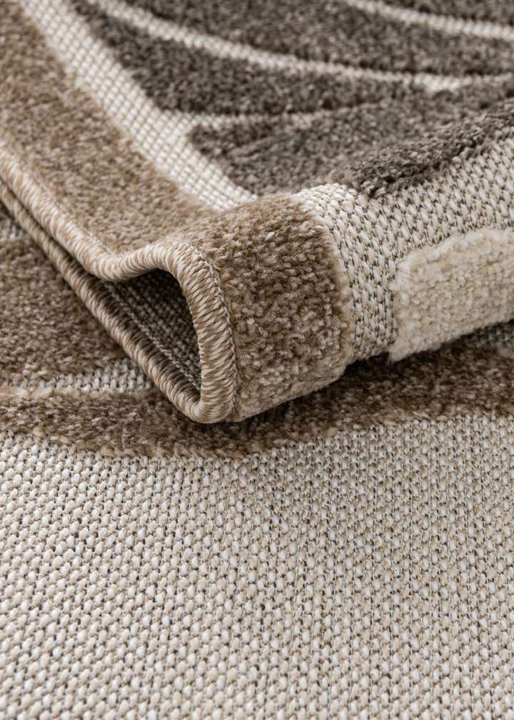 5' 3 x 5' 3 Easy-Clean Botanical Indoor / Outdoor Round Rug