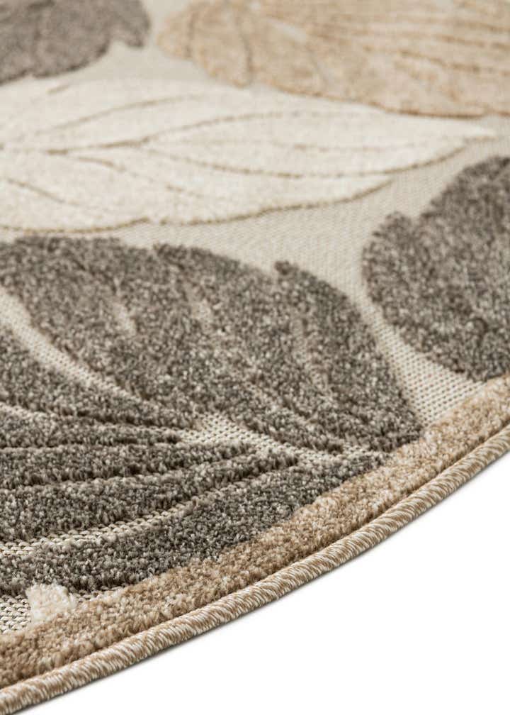 5' 3 x 5' 3 Easy-Clean Botanical Indoor / Outdoor Round Rug