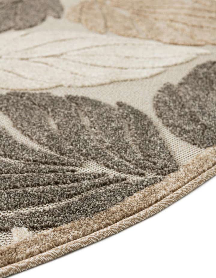 5' 3 x 5' 3 Easy-Clean Botanical Indoor / Outdoor Round Rug