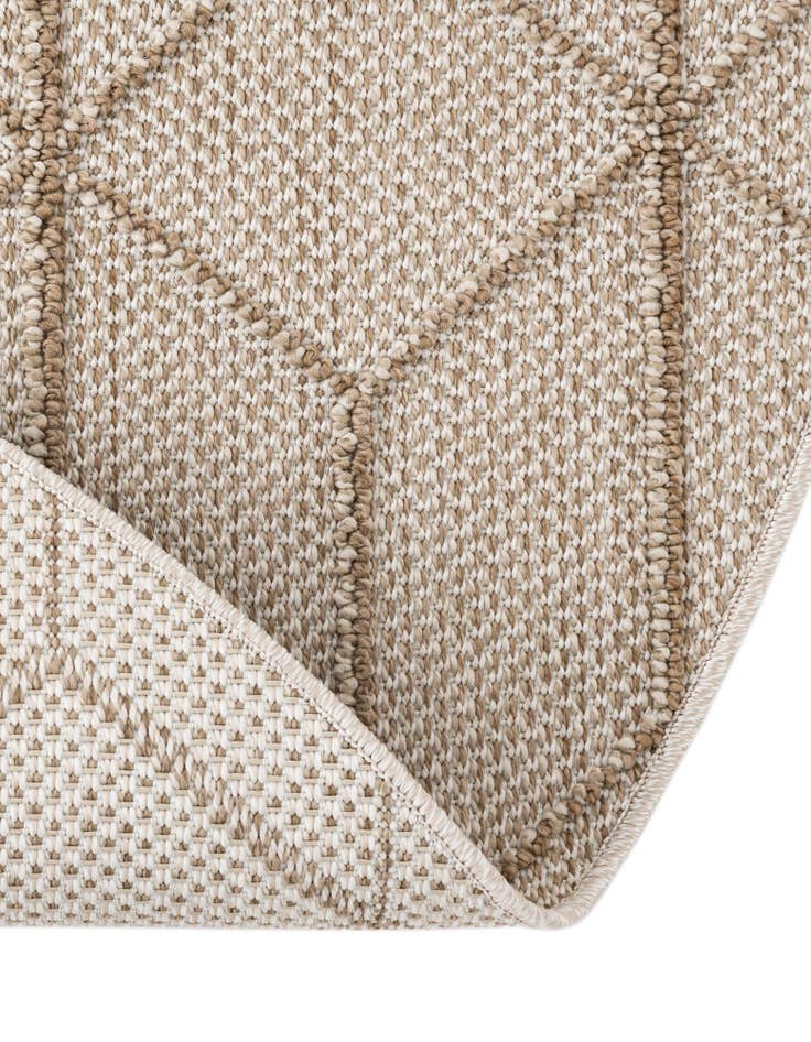 Detail image of 5' 3 x 5' 3 Washable Lattice Indoor / Outdoor Round Rug