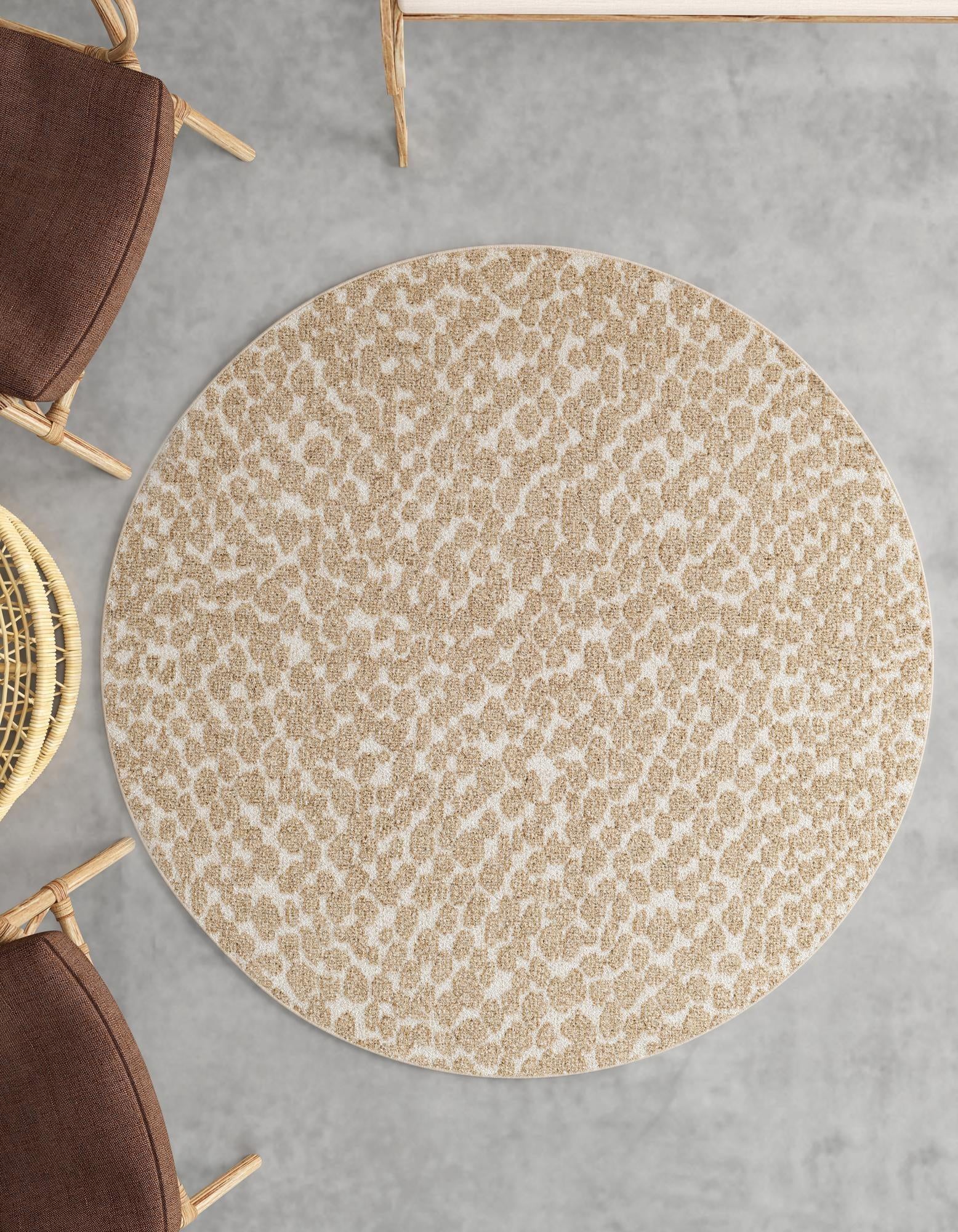 5' 3 x 5' 3 Easy-Clean Safari Indoor / Outdoor Round Rug