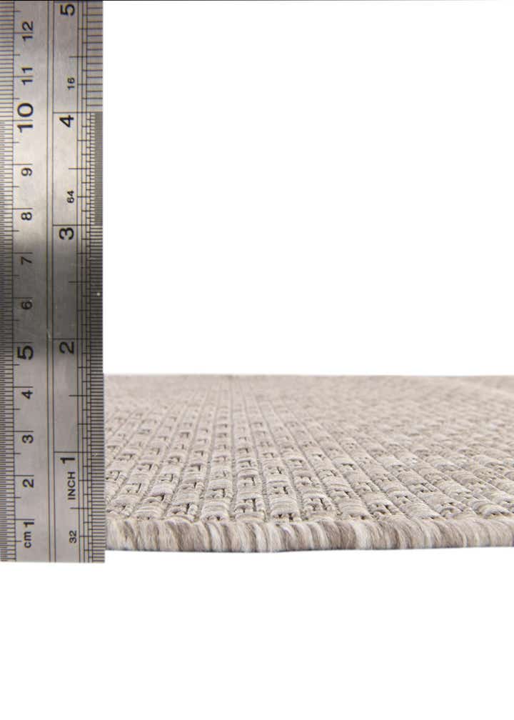 6' 1 x 6' 1 Easy-Clean Solid Indoor / Outdoor Round Rug