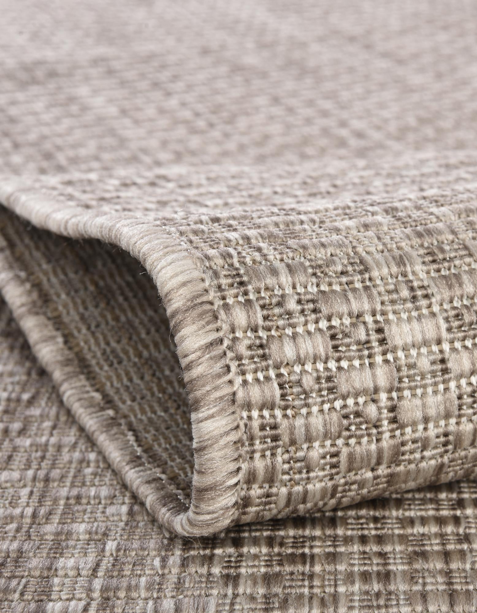 13' x 13' Easy-Clean Solid Indoor / Outdoor Round Rug
