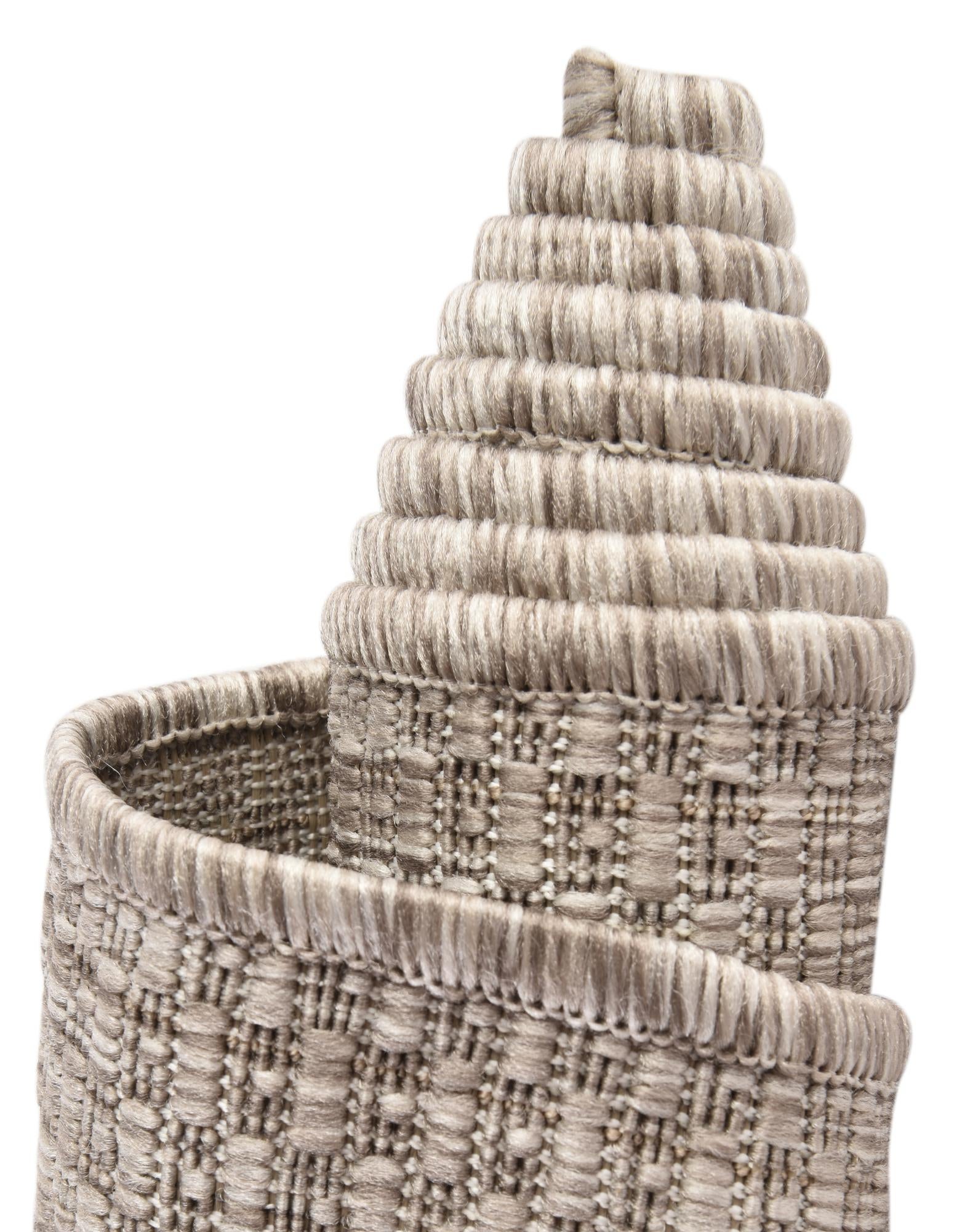 13' x 13' Easy-Clean Solid Indoor / Outdoor Round Rug