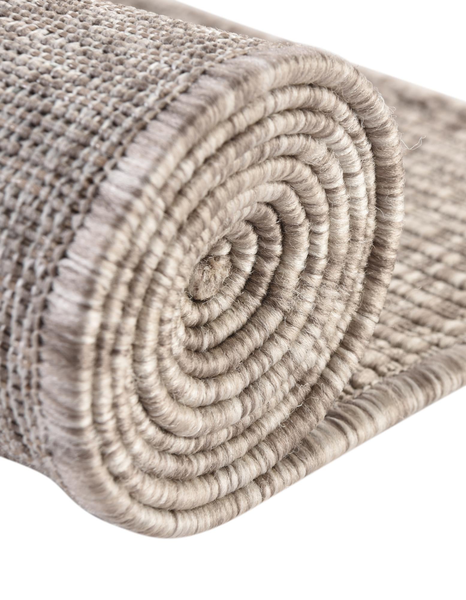 13' x 13' Easy-Clean Solid Indoor / Outdoor Round Rug