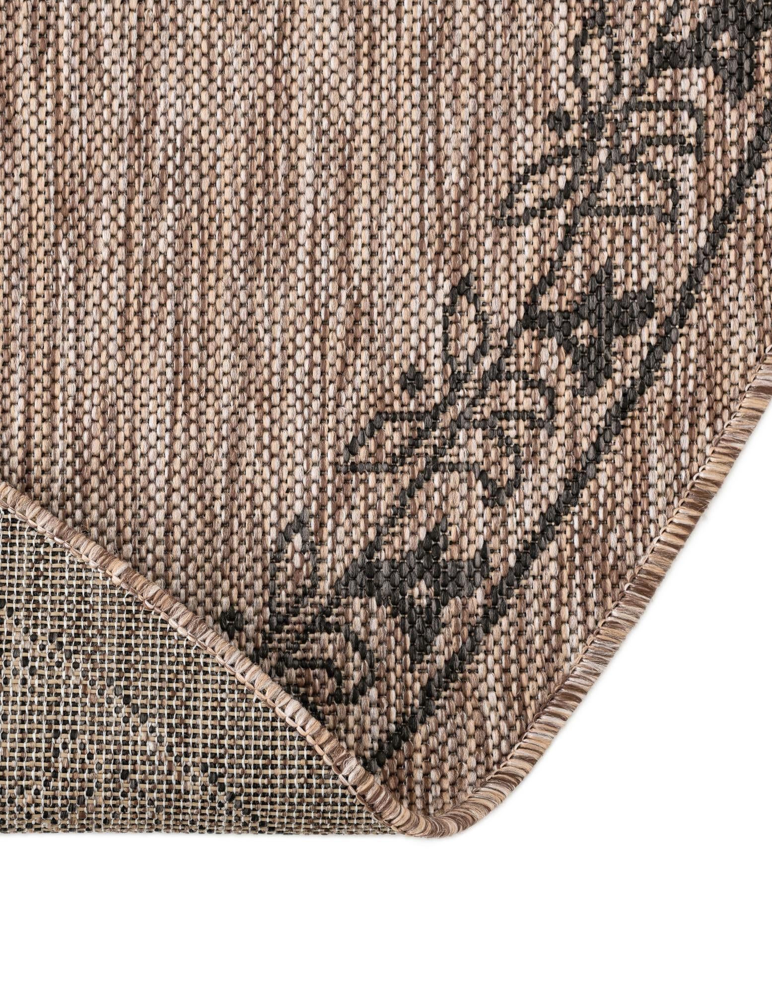 13' x 13' Easy-Clean Traditional Indoor / Outdoor Round Rug