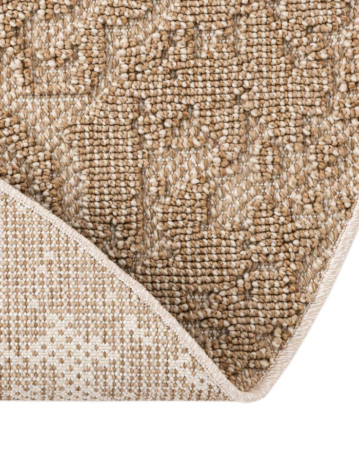 Detail image of 3' 1 x 3' 1 Easy-Clean Traditional Indoor / Outdoor Round Rug