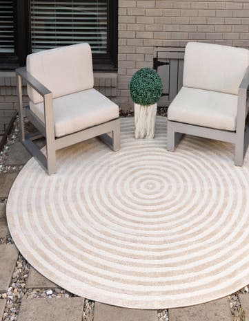 5' 3 x 5' 3 Easy-Clean Sabrina Soto Prescott Indoor / Outdoor Round Rug