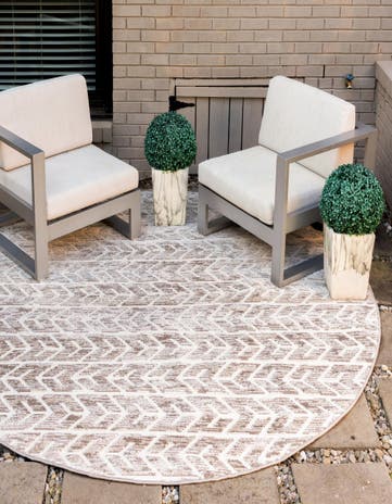 8' x 8' Easy-Clean Sabrina Soto Aston Indoor / Outdoor Round Rug