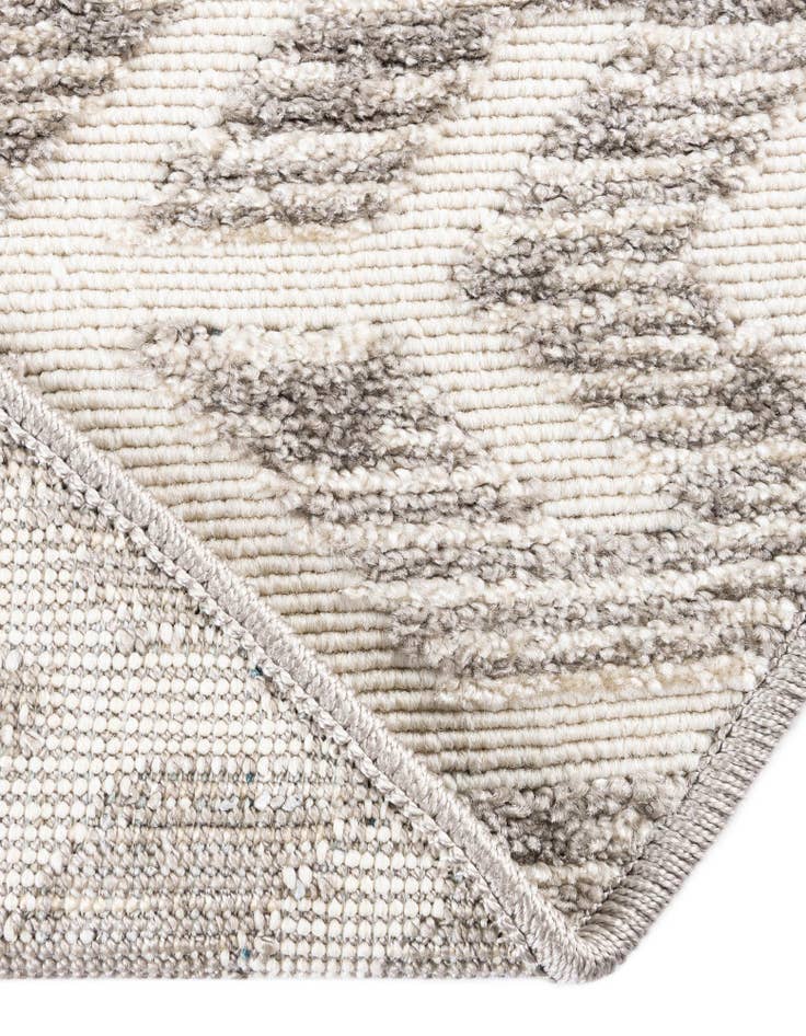 Detail image of 8' x 8'  Washable Sabrina Soto Aston Indoor / Outdoor Round Rug