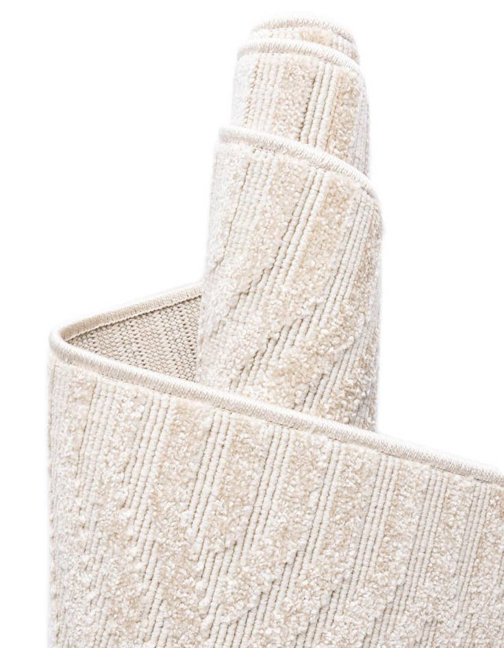 Detail image of 8' x 8' Easy-Clean Sabrina Soto Hudson Indoor / Outdoor Round Rug