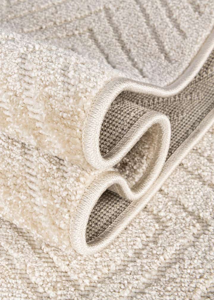 5' x 5' Easy-Clean Sabrina Soto Indoor / Outdoor Round Rug