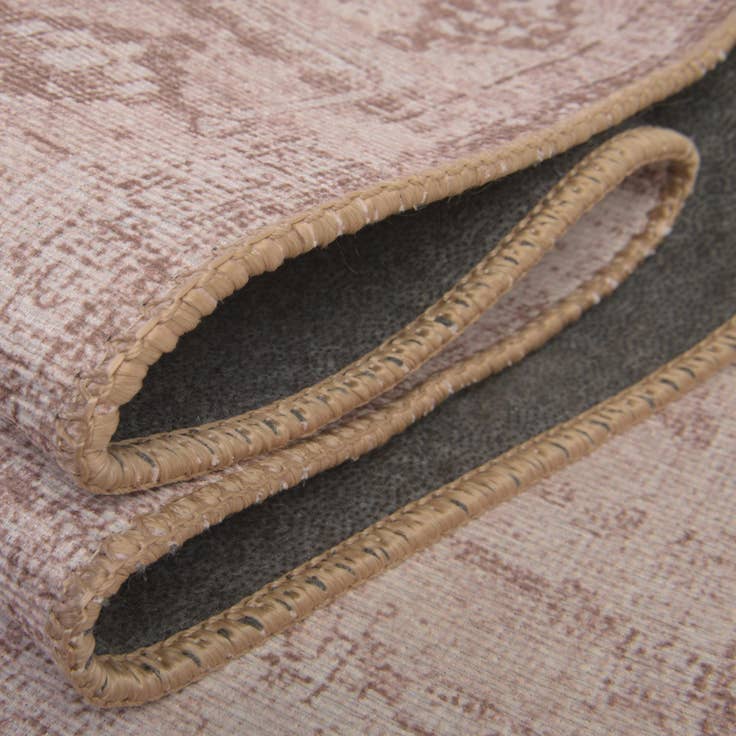 Detail image of 7' 6 x 7' 6 Washable Timeless Round Rug