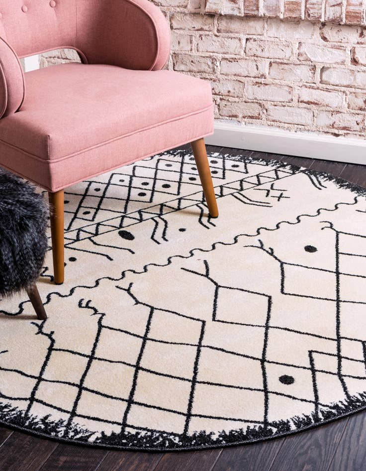 Detail image of 3' 3 x 3' 3 Titania Round Rug