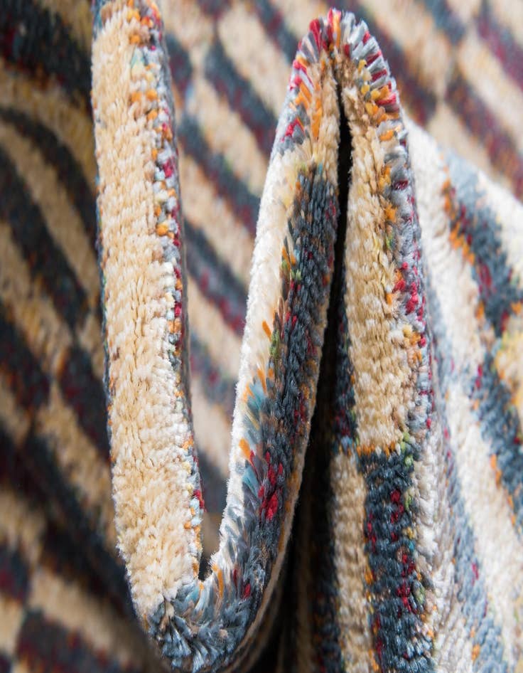 Detail image of 8' 2 x 8' 2 Tribe Round Rug