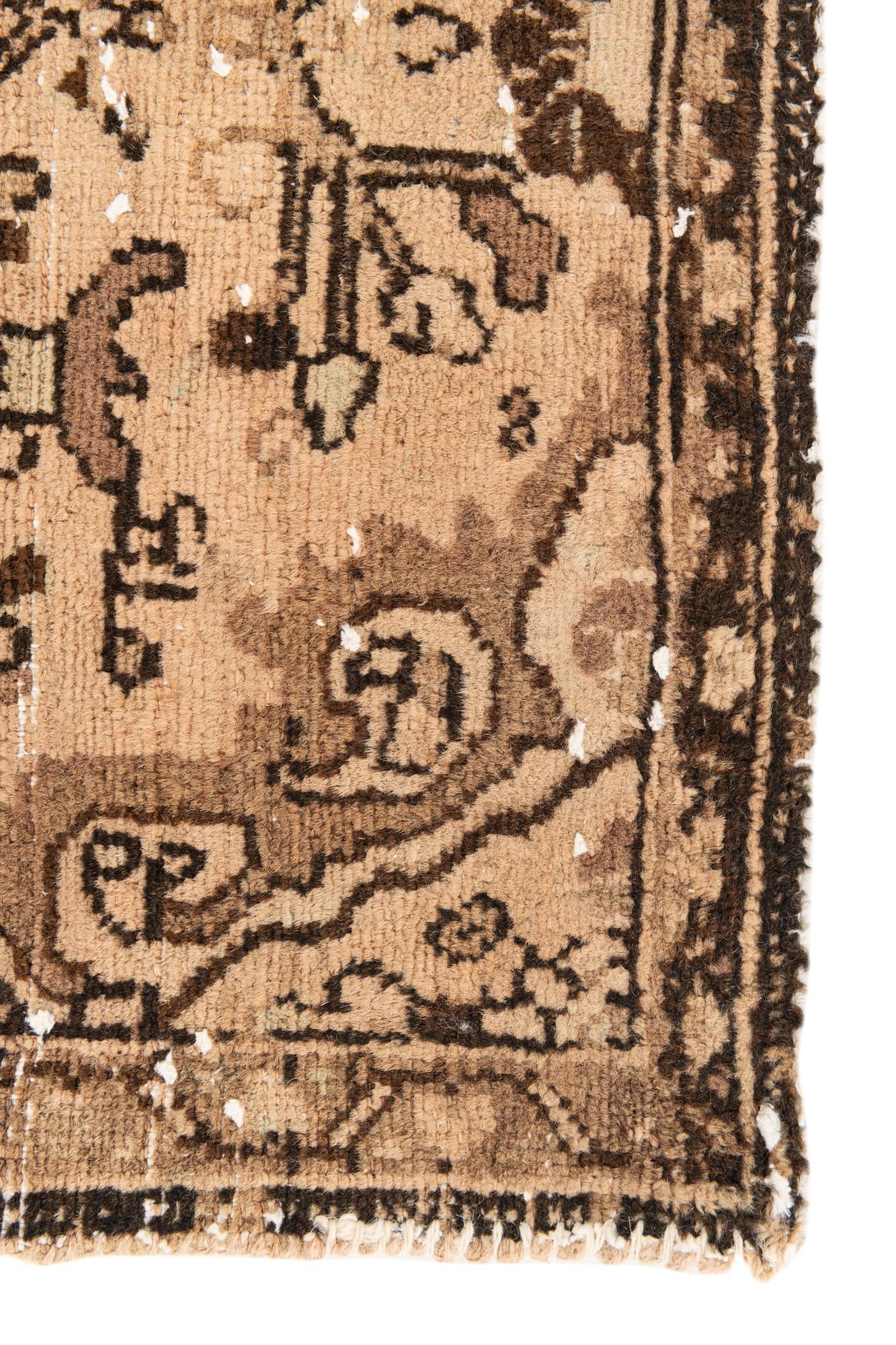 2' 7 x 8' 9 Hand Knotted Ultra Vintage Persian Wool Round Rug