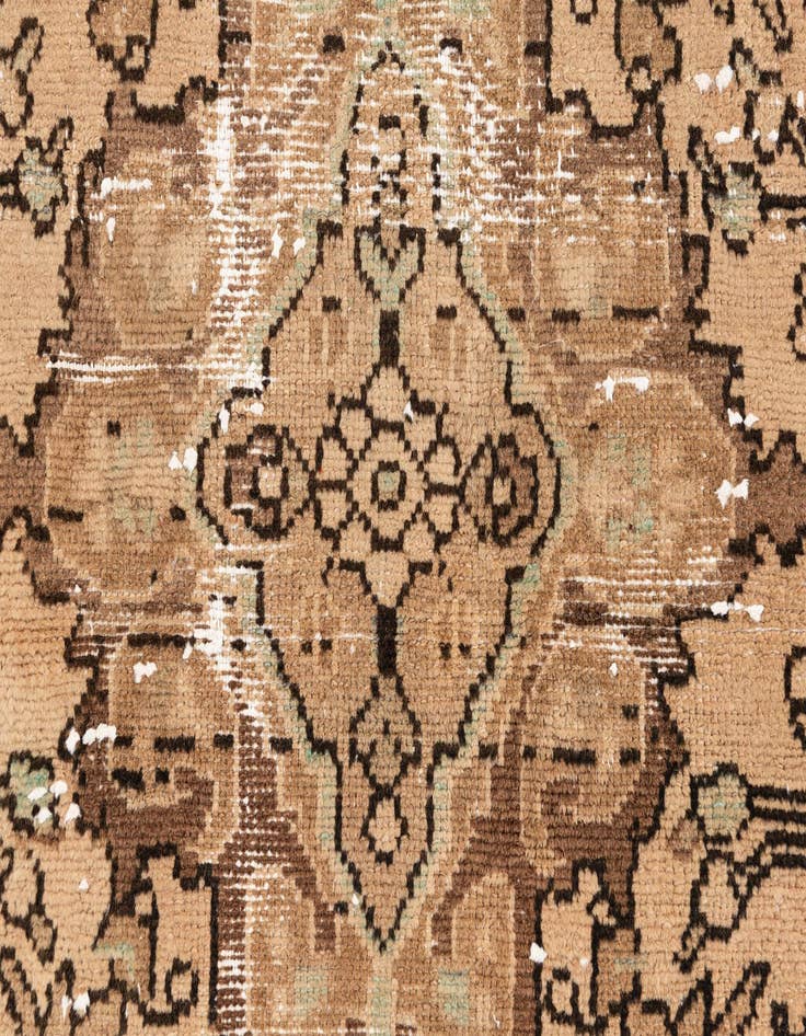 Detail image of 2' 7 x 8' 9  Hand Knotted Ultra Vintage Persian Wool Round Rug