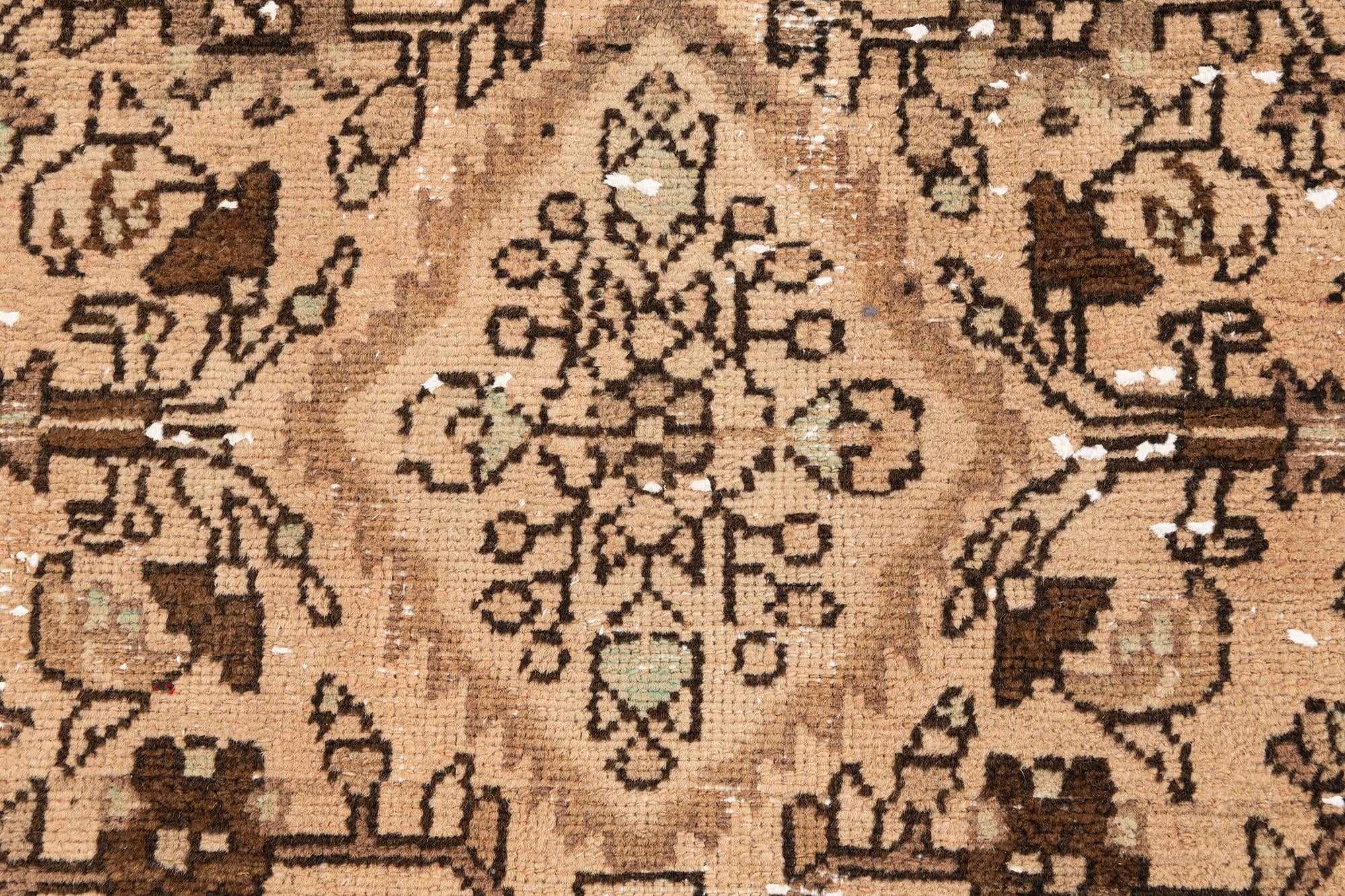 2' 7 x 8' 9 Hand Knotted Ultra Vintage Persian Wool Round Rug